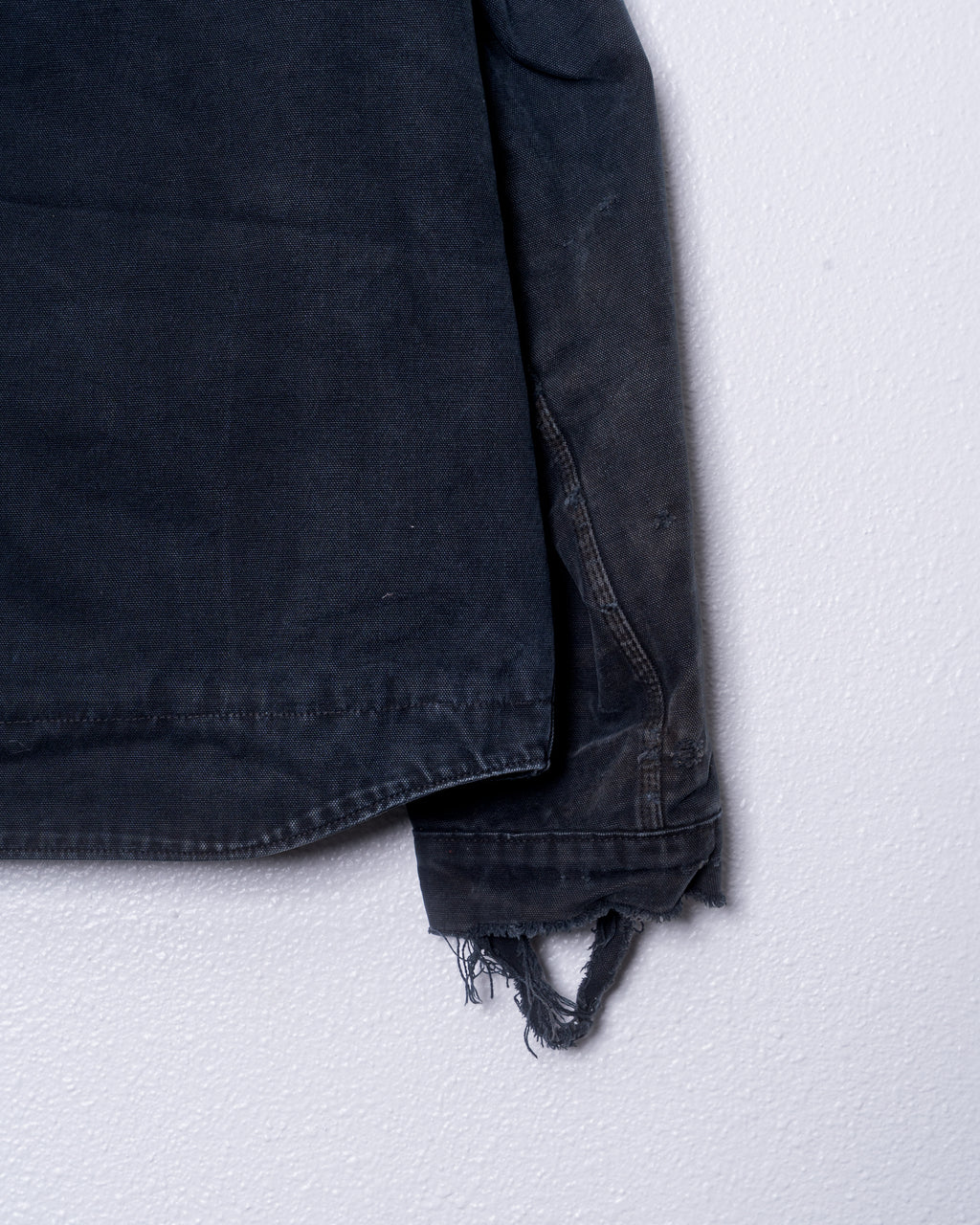 '00s Faded/Thrashed Carhartt Jacket